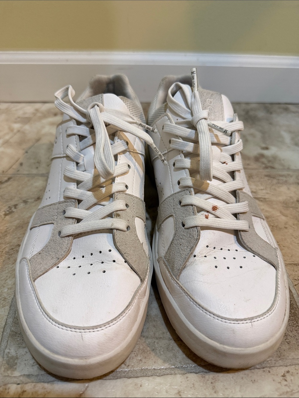 Women’s On Cloud The Roger Clubhouse Suede Leather Sneakers